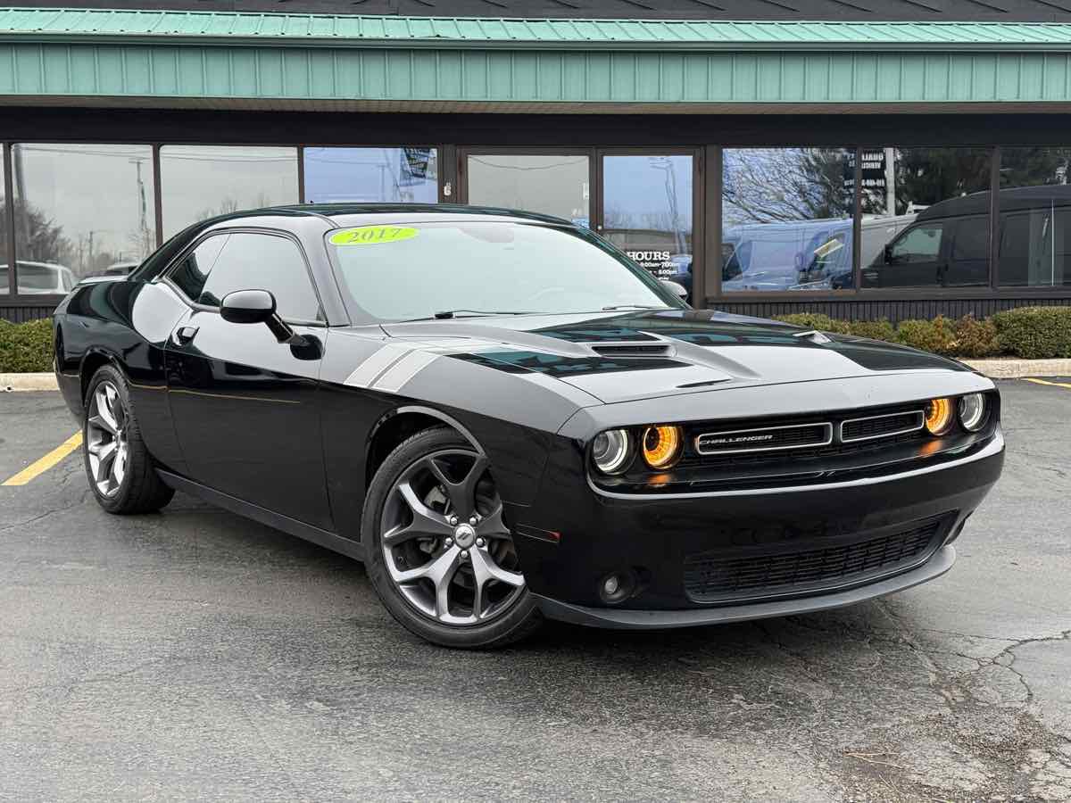 Used 2017 Dodge Challenger SXT Plus image 2