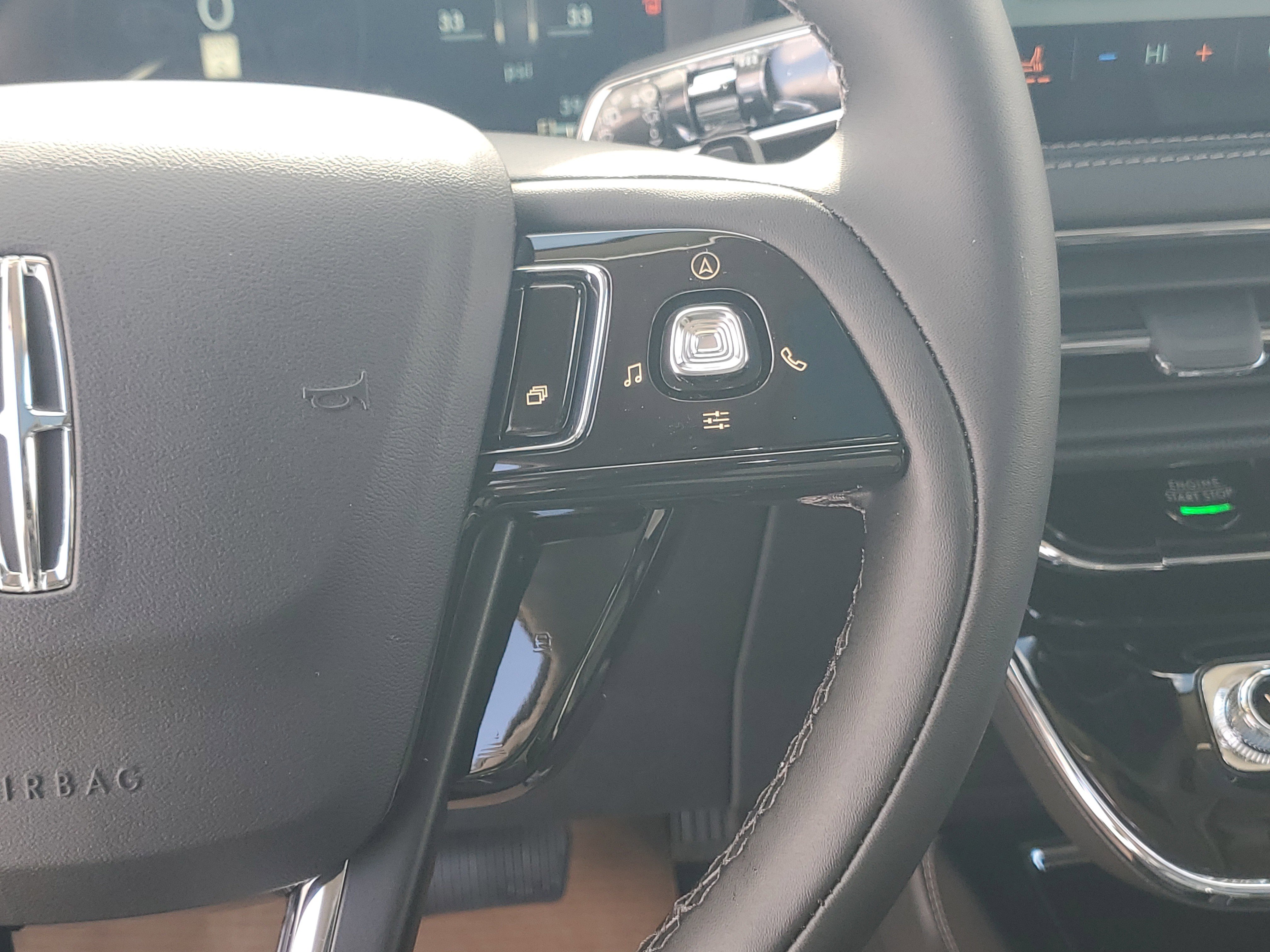 New 2026 Lincoln Corsair Premiere image 18