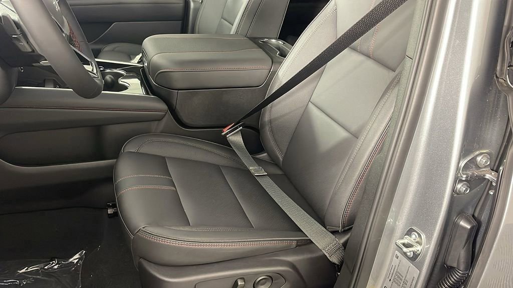 New 2025 Chevrolet Suburban RST w/ Advanced Technology Package image 12