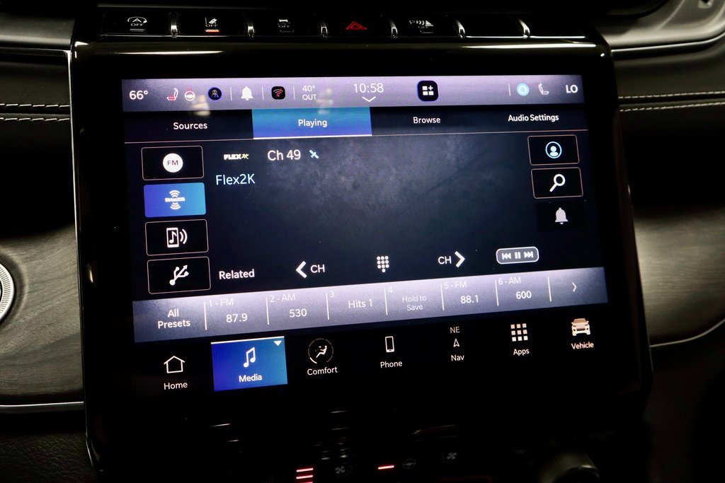 Used 2022 Jeep Grand Cherokee Overland w/ Luxury Tech Group IV image 3