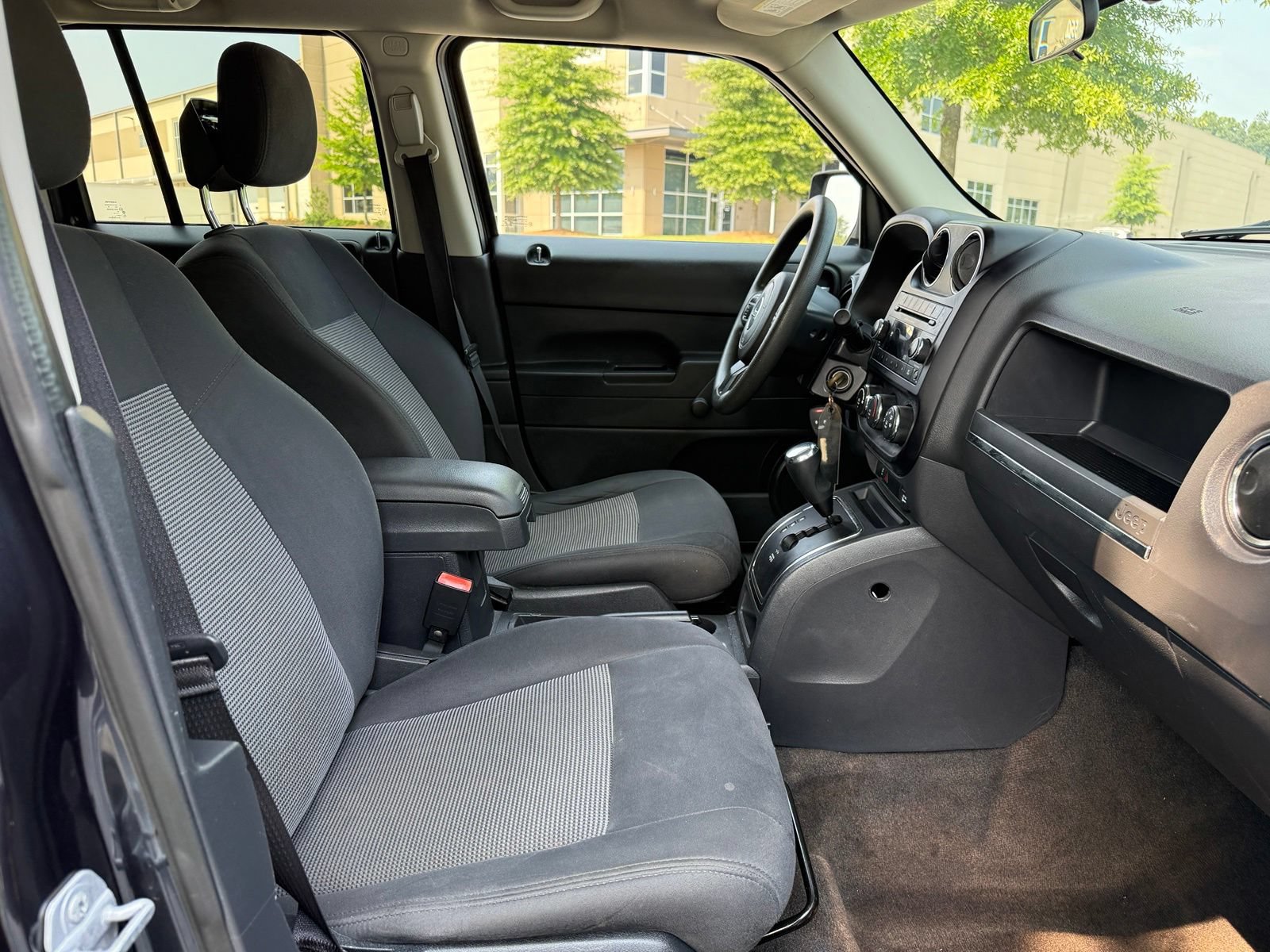Used 2015 Jeep Patriot Sport FWD image 31