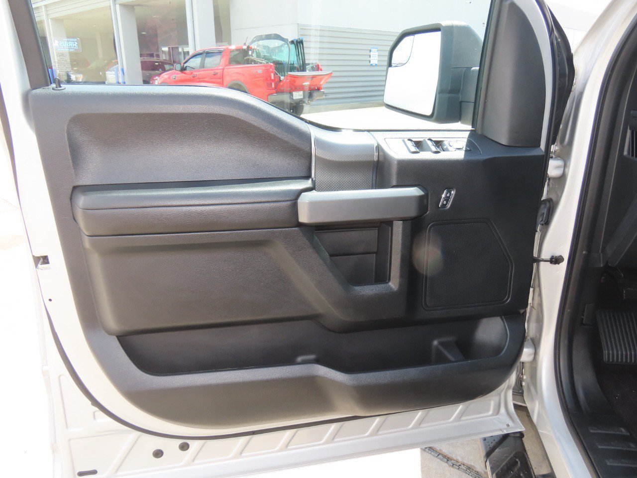 Used 2017 Ford F150 XLT w/ Equipment Group 302A Luxury RWD image 25