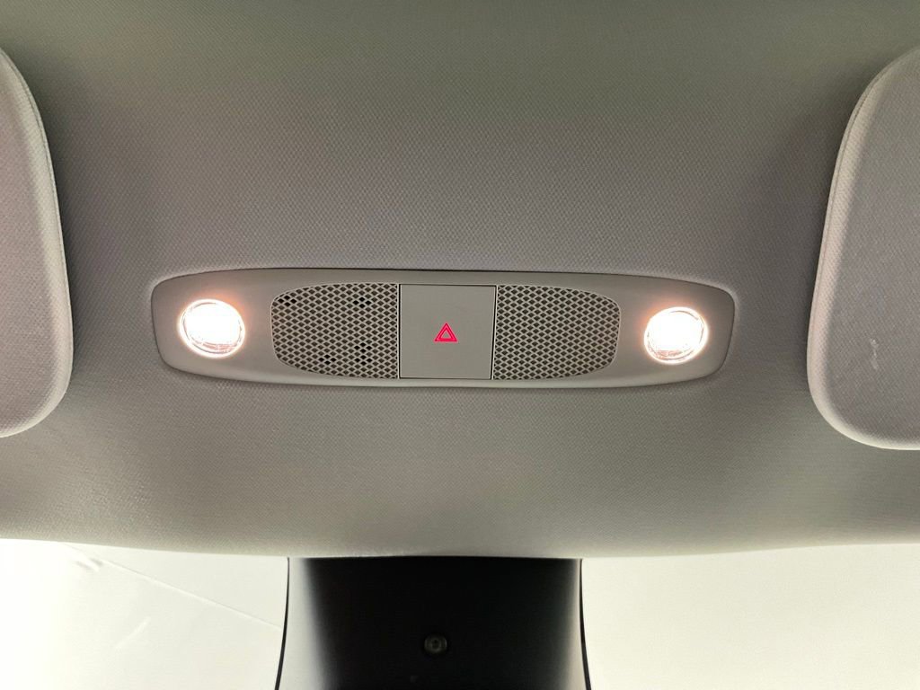 Used 2025 Tesla Model Y Performance AWD/4WD image 21