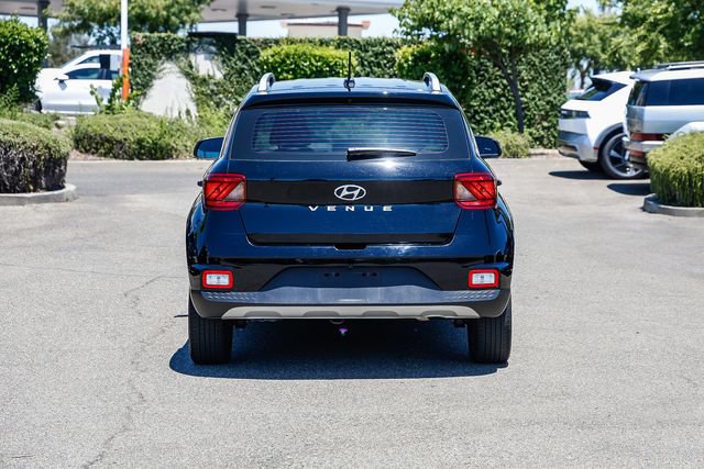 Certified 2024 Hyundai Venue SEL FWD image 4