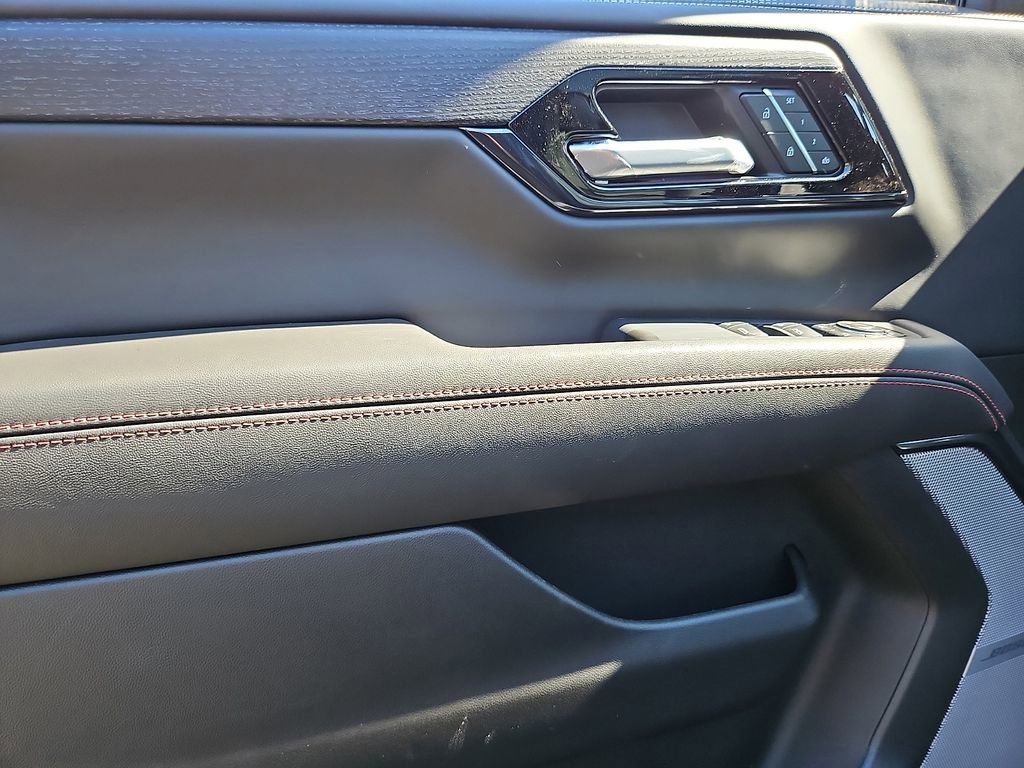 New 2026 GMC Yukon XL AT4 Ultimate AWD/4WD image 8