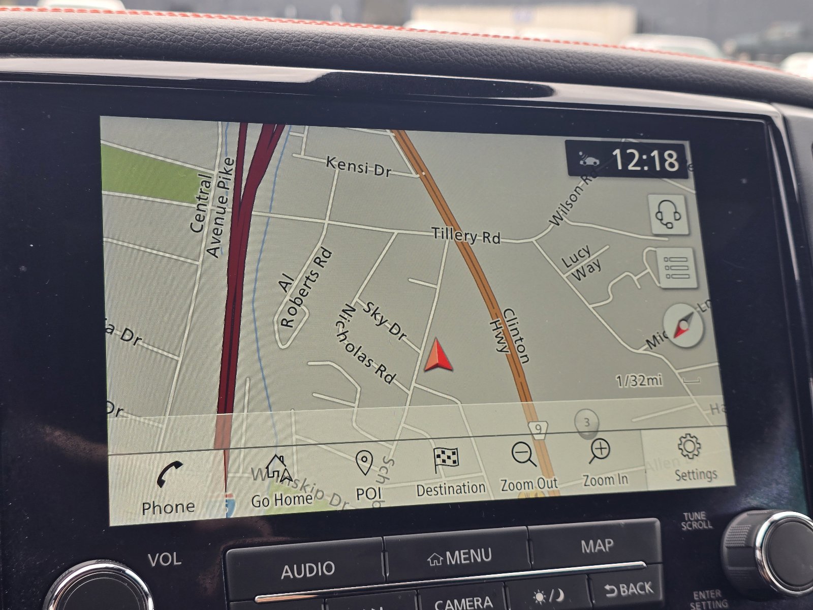 Used 2021 Nissan Titan PRO-4X w/ Pro-4x Convenience Package image 18