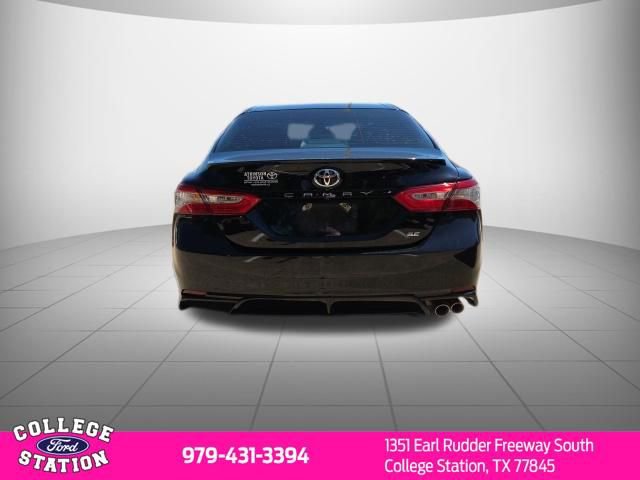 Used 2018 Toyota Camry SE image 5