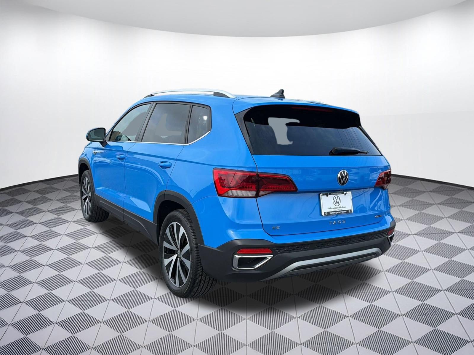Certified 2022 Volkswagen Taos SE FWD image 3