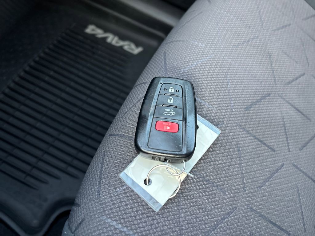 Used 2019 Toyota RAV4 XLE image 41