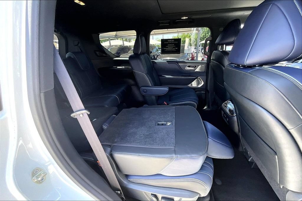 Used 2026 INFINITI QX80 4WD w/ Sport Exterior Package image 36