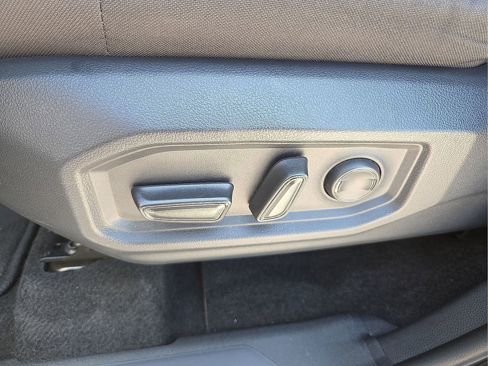 Used 2025 Toyota Sequoia SR5 AWD/4WD image 15