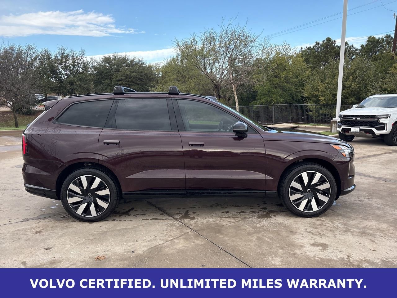 Used 2025 Volvo EX90 Plus image 4