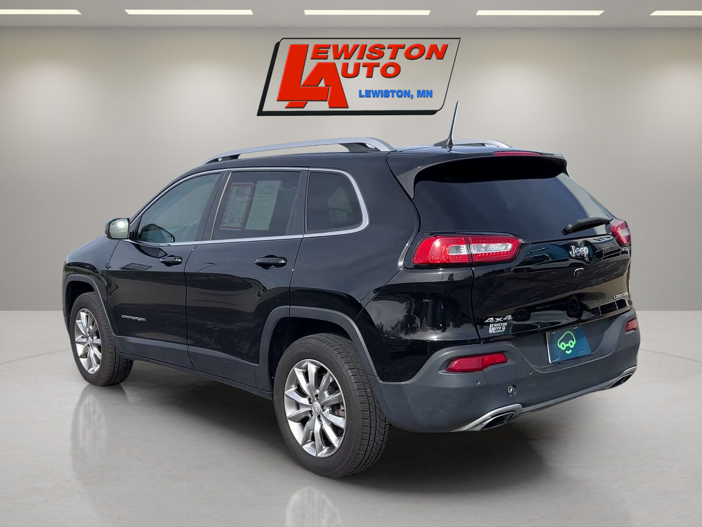 Used 2018 Jeep Cherokee Limited AWD/4WD image 3