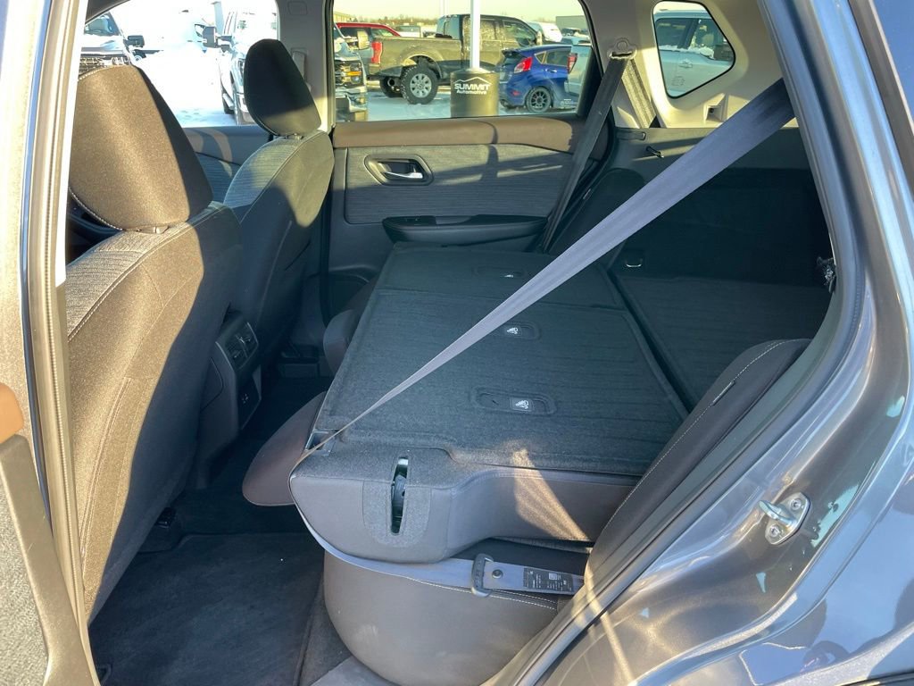 Used 2023 Nissan Rogue SV image 52