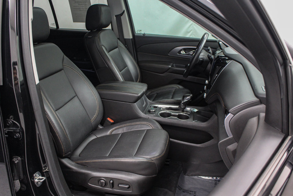 Used 2021 Chevrolet Traverse Premier w/ Redline Edition AWD/4WD image 24