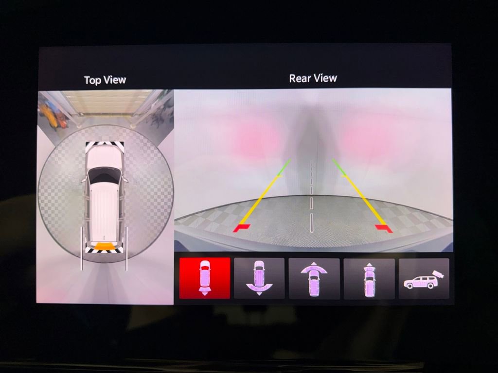 Used 2025 Jeep Wagoneer Series II w/ Convenience Group I AWD/4WD image 17