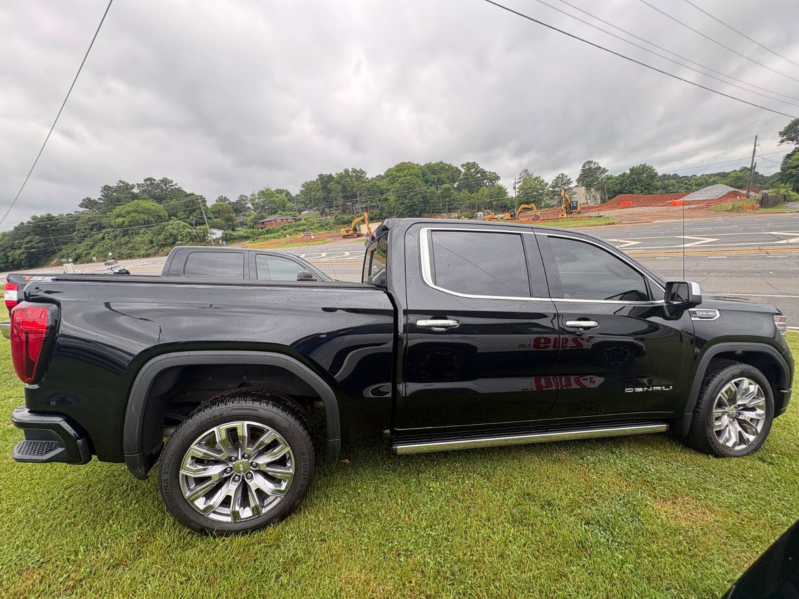 Used 2022 GMC Sierra 1500 Denali w/ Denali Reserve Package AWD/4WD image 5