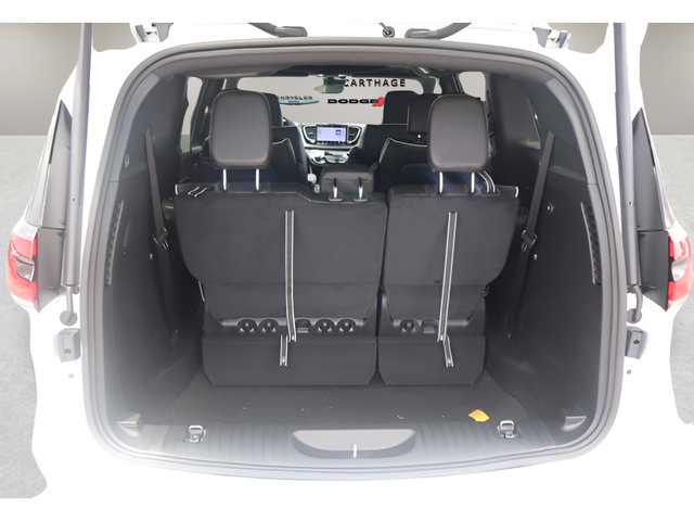 New 2027 Chrysler Pacifica Limited FWD image 9