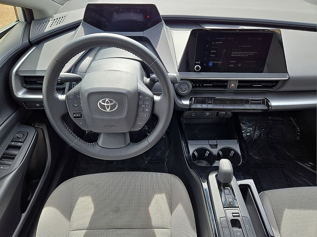 Used 2025 Toyota Prius LE image 19