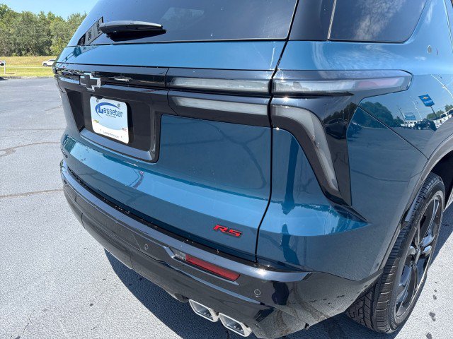 New 2027 Chevrolet Traverse RS FWD image 4
