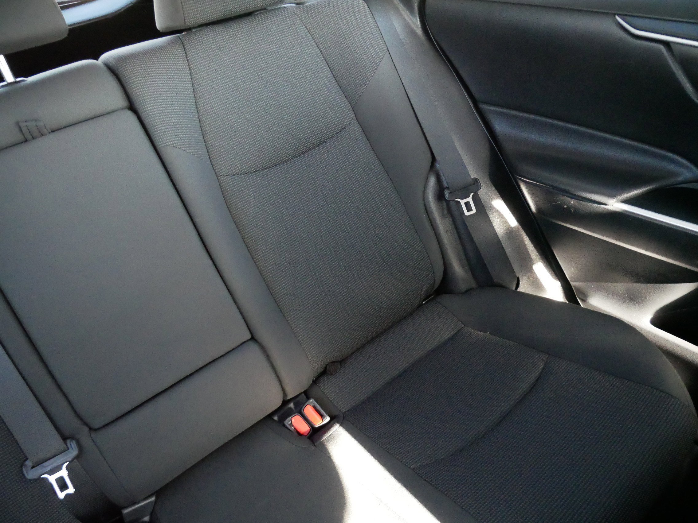 Used 2021 Toyota RAV4 LE image 14