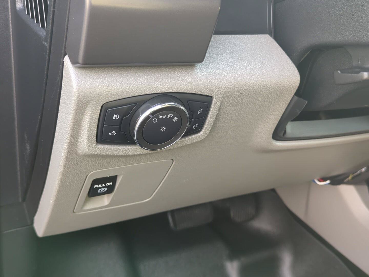 Used 2018 Ford F150 XLT AWD/4WD image 14