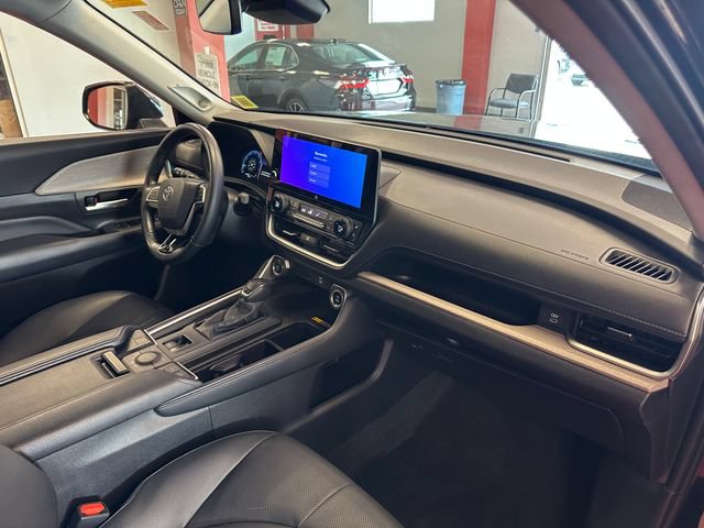 Certified 2025 Toyota Grand Highlander AWD image 17