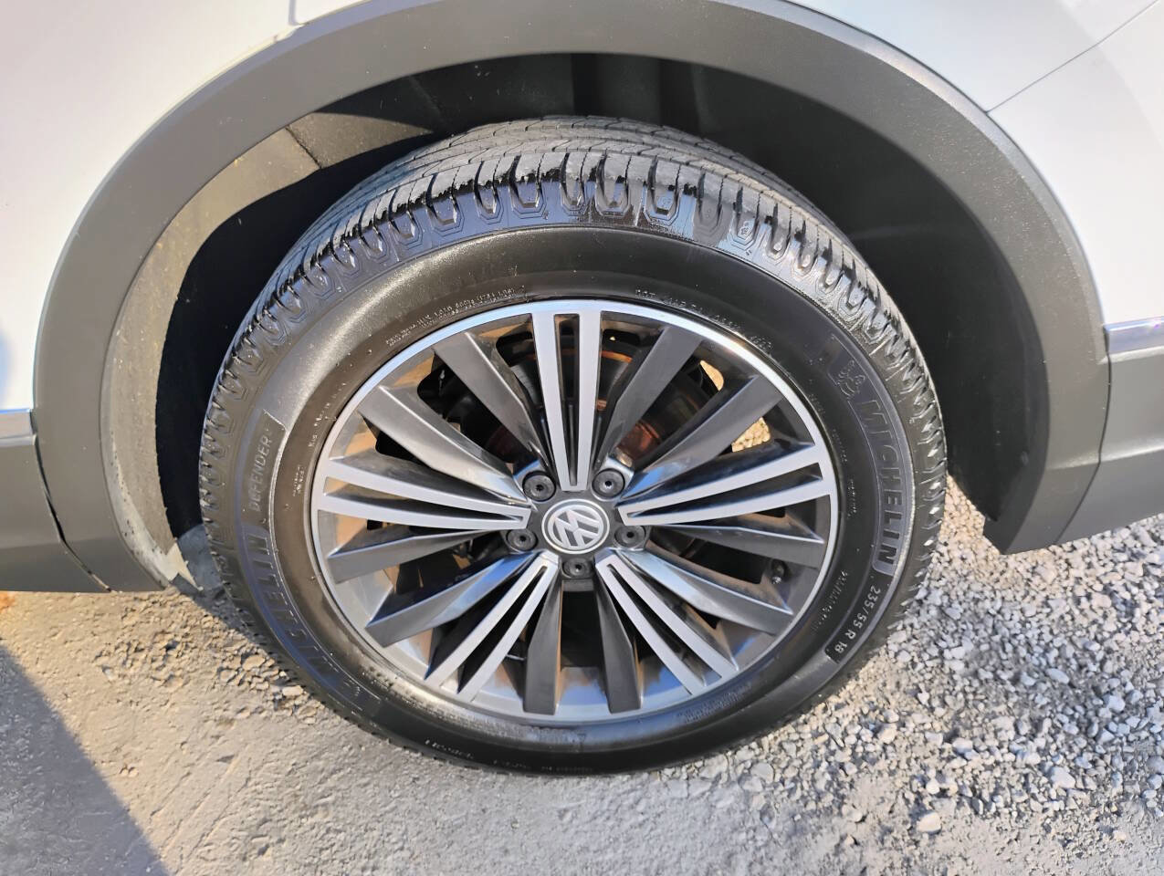 Used 2019 Volkswagen Tiguan SEL FWD image 7