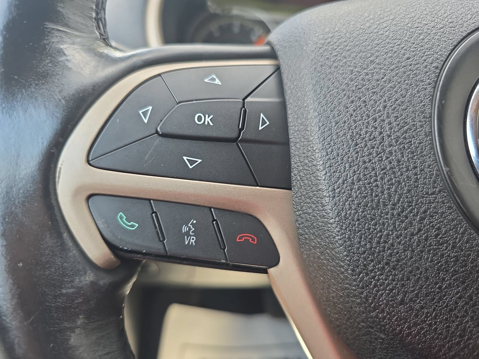 Used 2016 Jeep Cherokee Limited FWD image 17