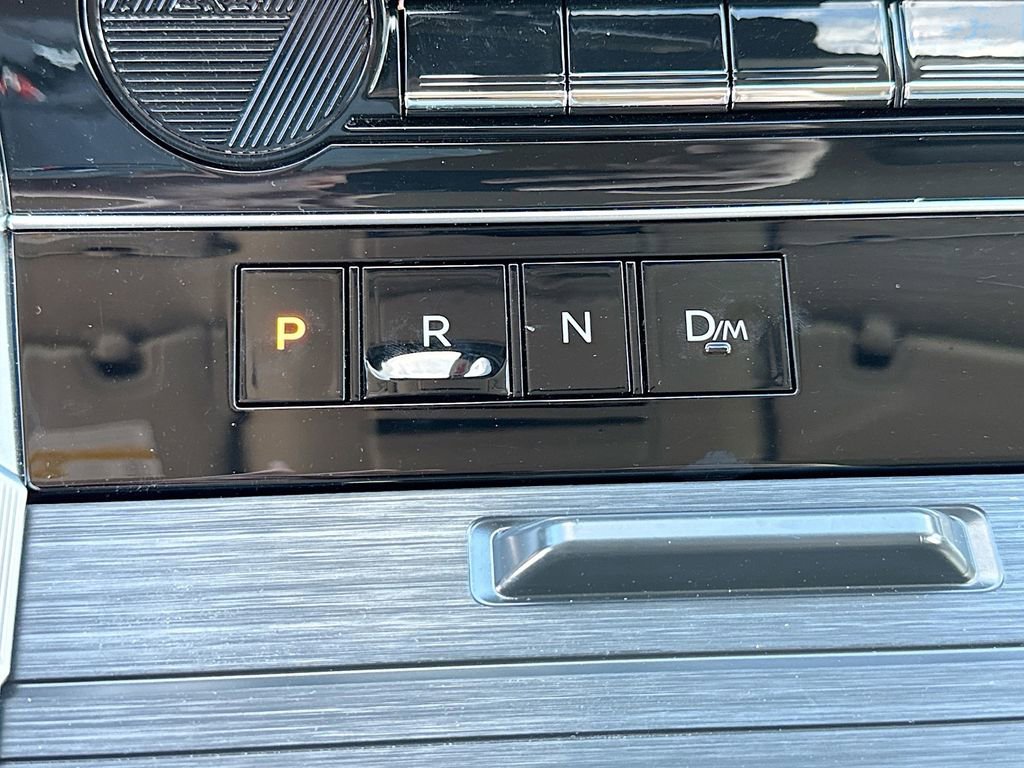 Used 2025 Nissan Armada SV image 16