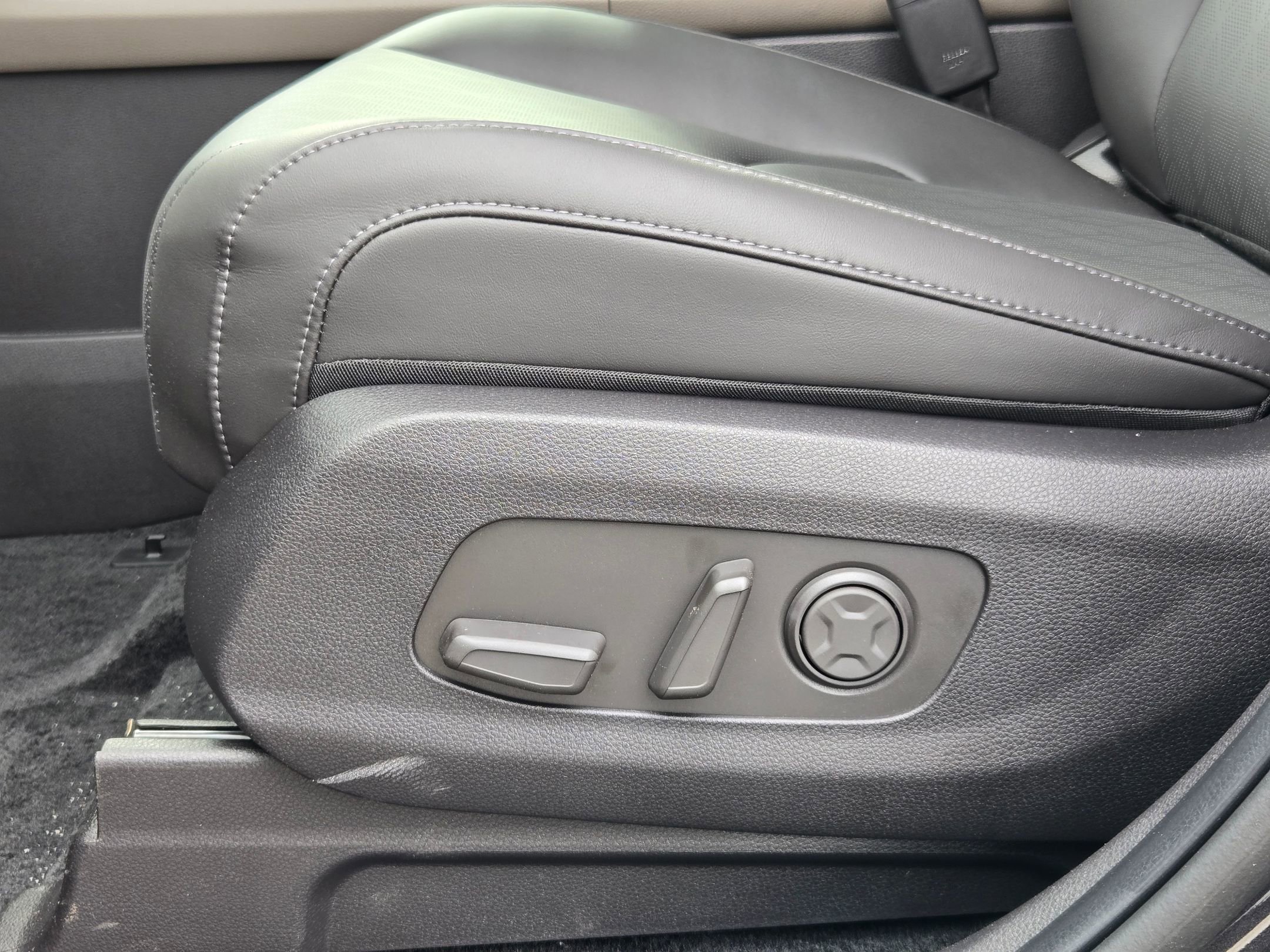 New 2026 Kia Carnival FWD image 22