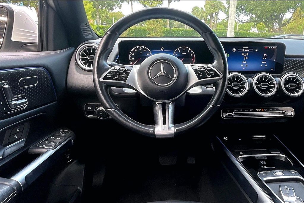 Used 2025 Mercedes-Benz GLB 250 image 5