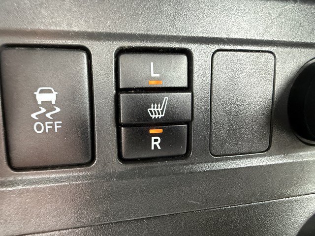 Used 2010 Toyota RAV4 Limited AWD/4WD image 32