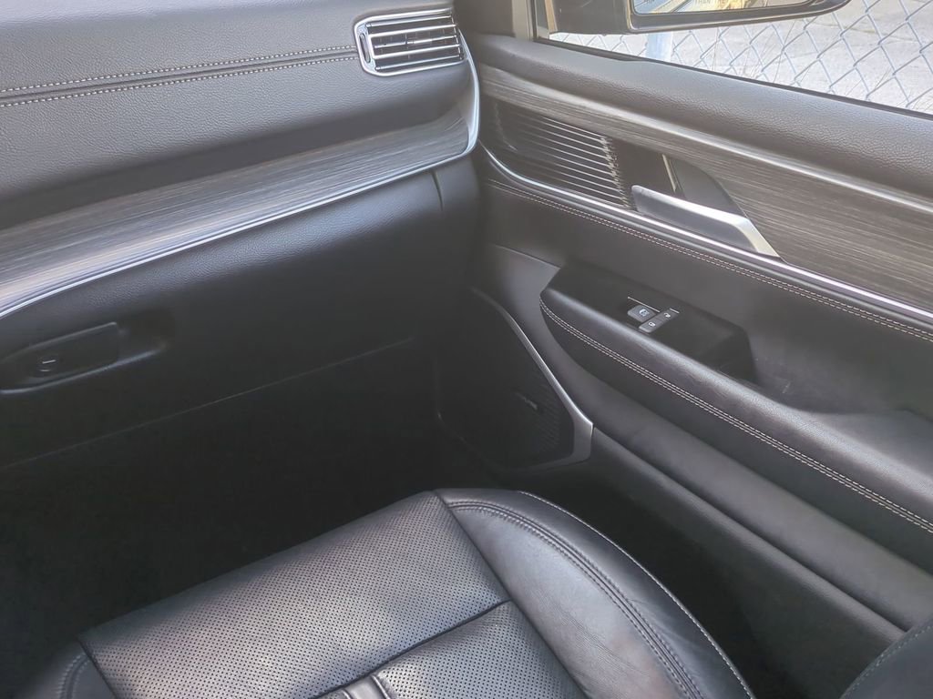 Used 2024 Jeep Wagoneer Series II image 21