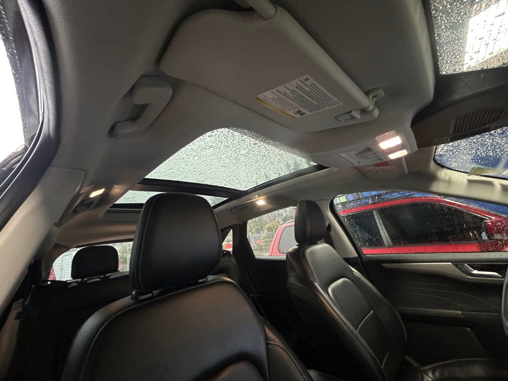 Used 2022 Ford Escape SEL image 27