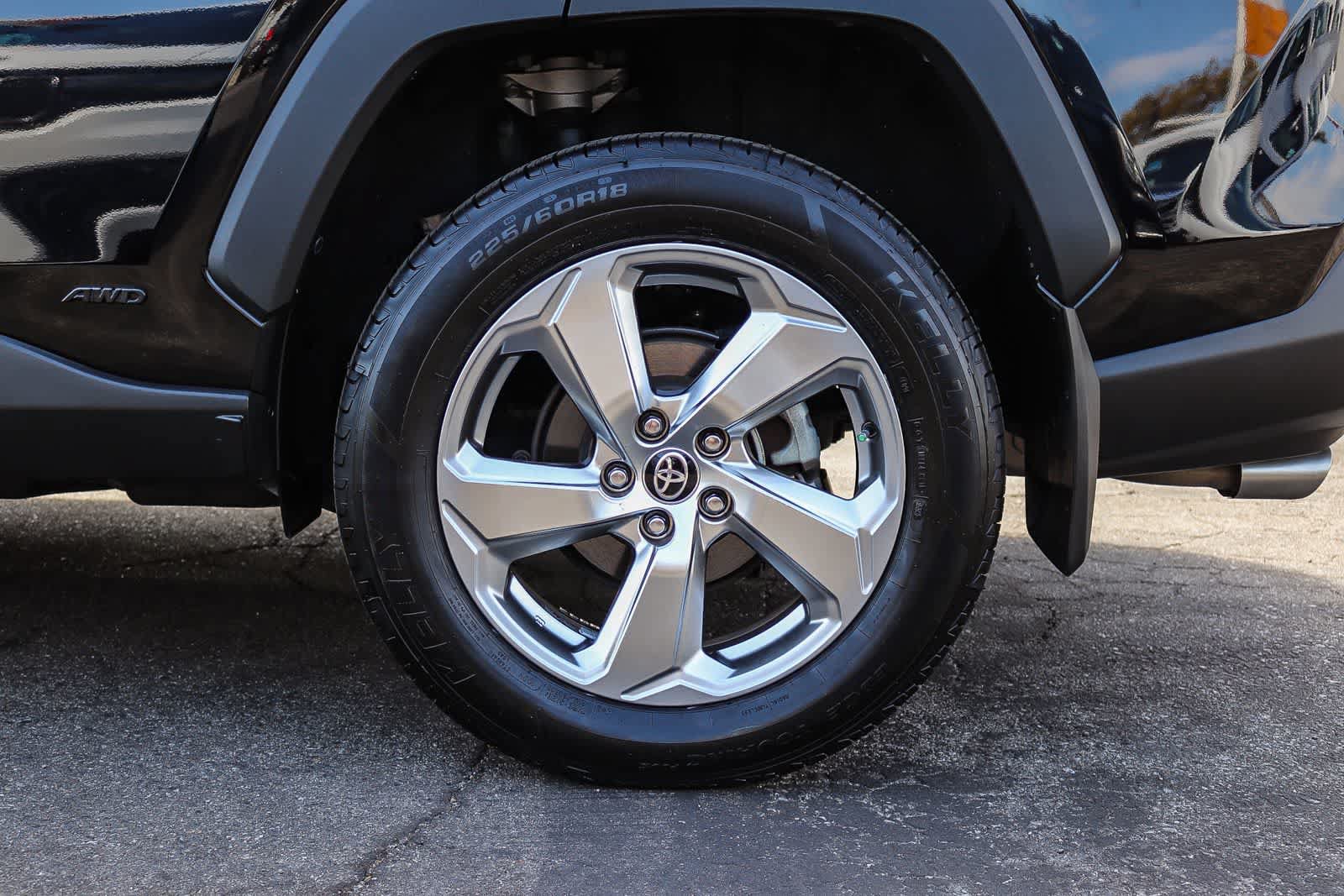 Used 2021 Toyota RAV4 Limited AWD/4WD image 11