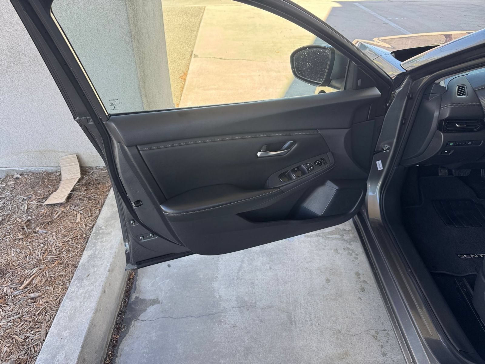 Used 2025 Nissan Sentra SV FWD image 18