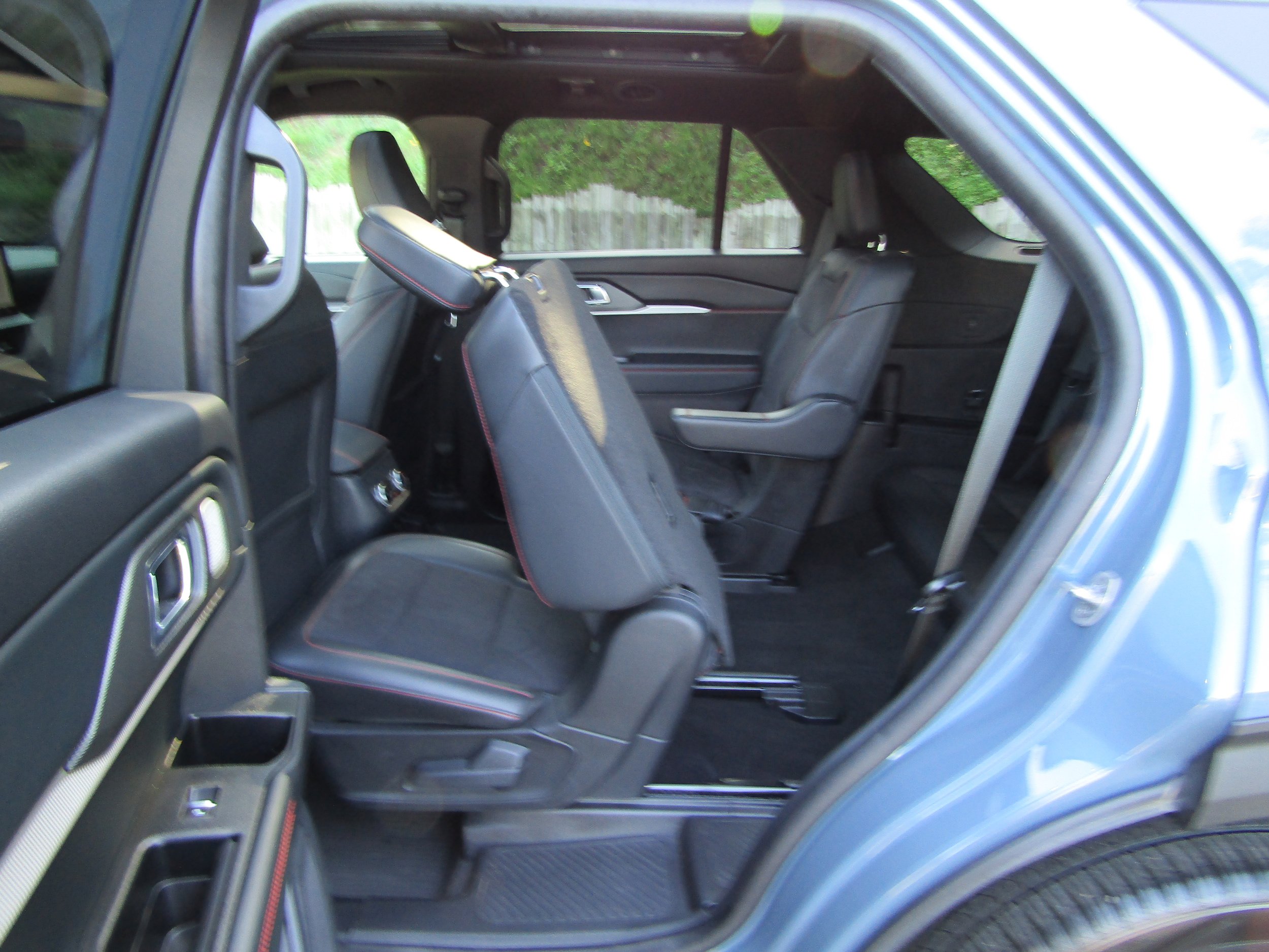 Used 2025 Ford Explorer ST w/ Sun And Sound Package AWD/4WD image 19