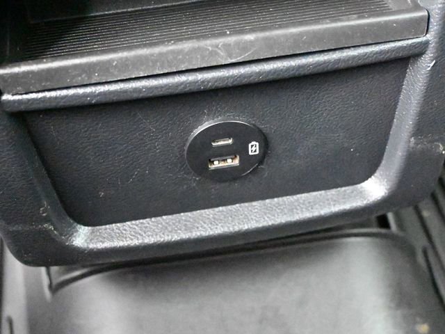 Used 2021 Ford Edge SE image 29