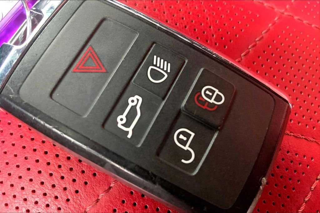 Used 2021 Land Rover Range Rover SV Autobiography Dynamic image 14