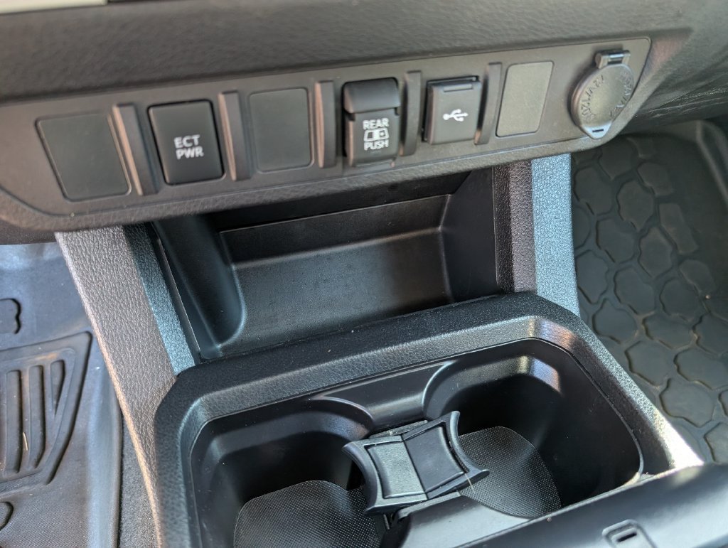 Used 2023 Toyota Tacoma SR5 RWD image 17