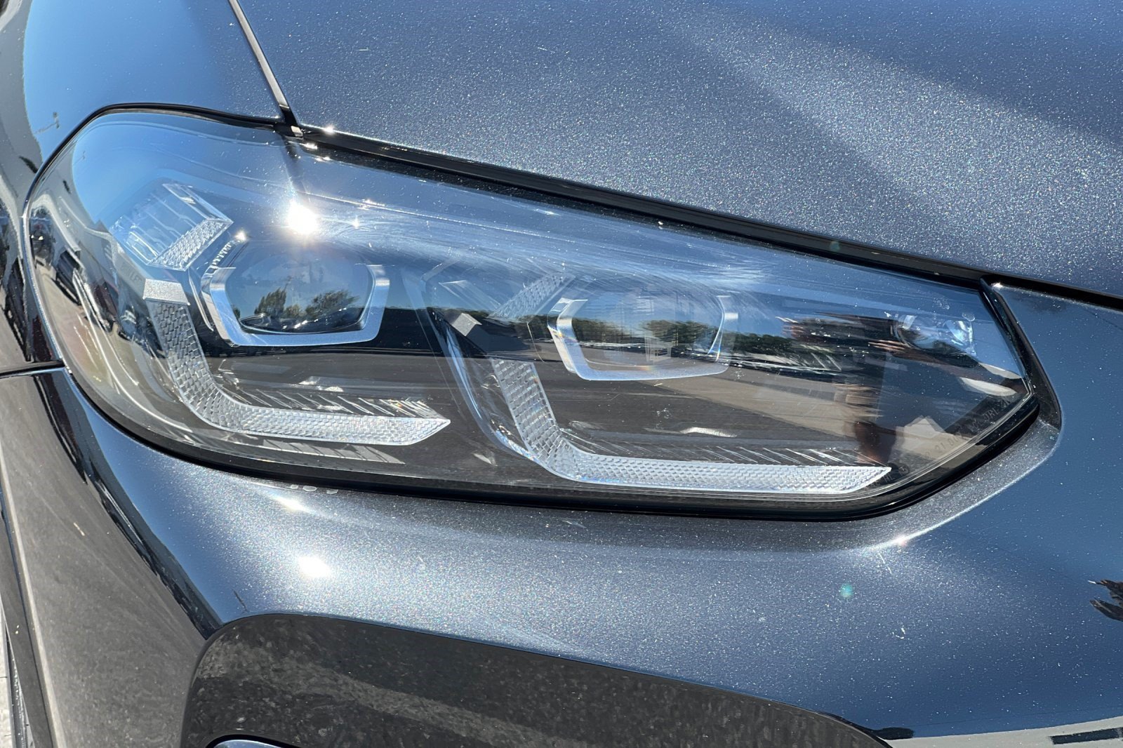 Used 2023 BMW X4 xDrive30i w/ M Sport Package AWD/4WD image 12