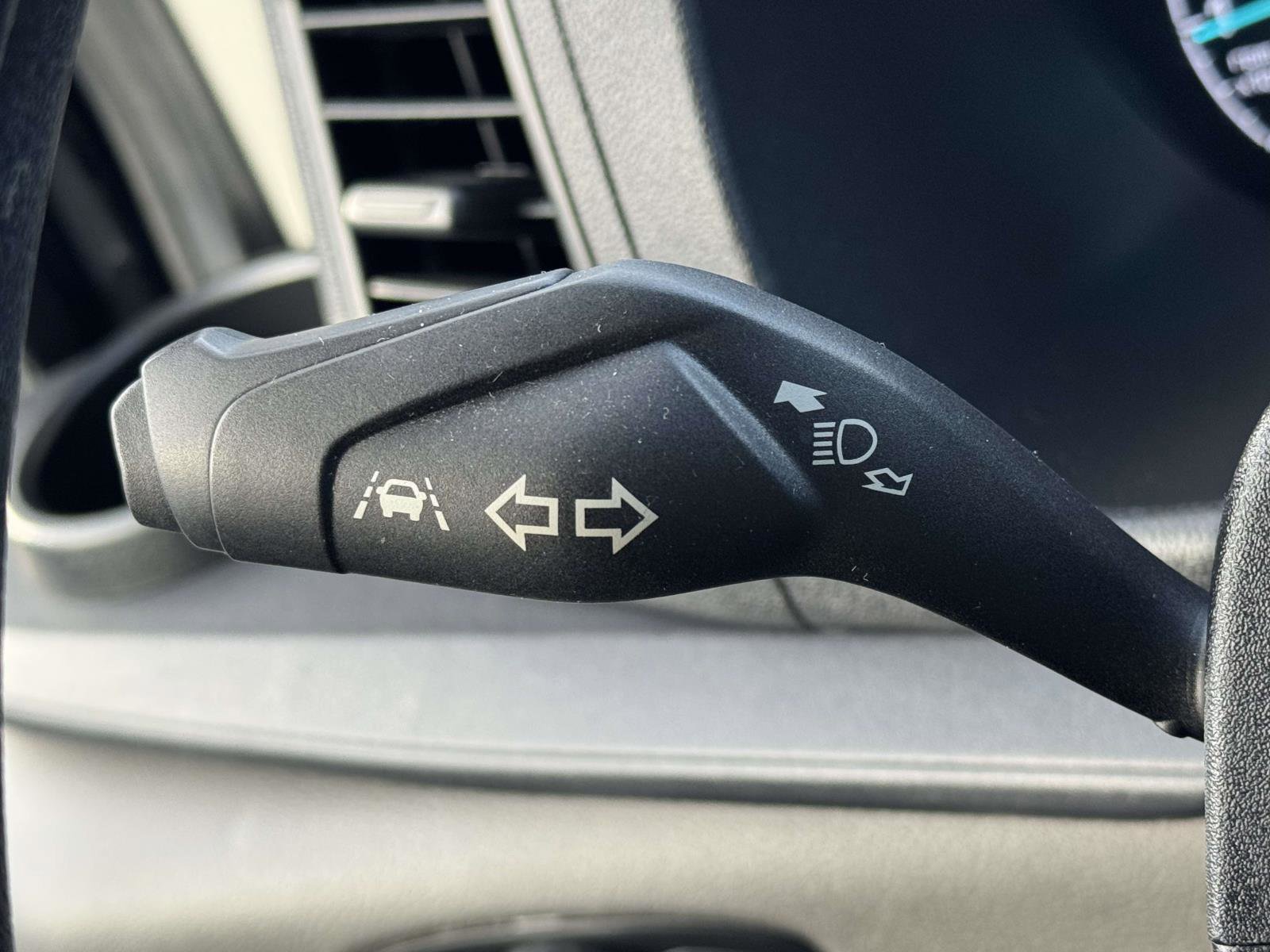 Used 2023 Ford Transit 350 XLT image 22