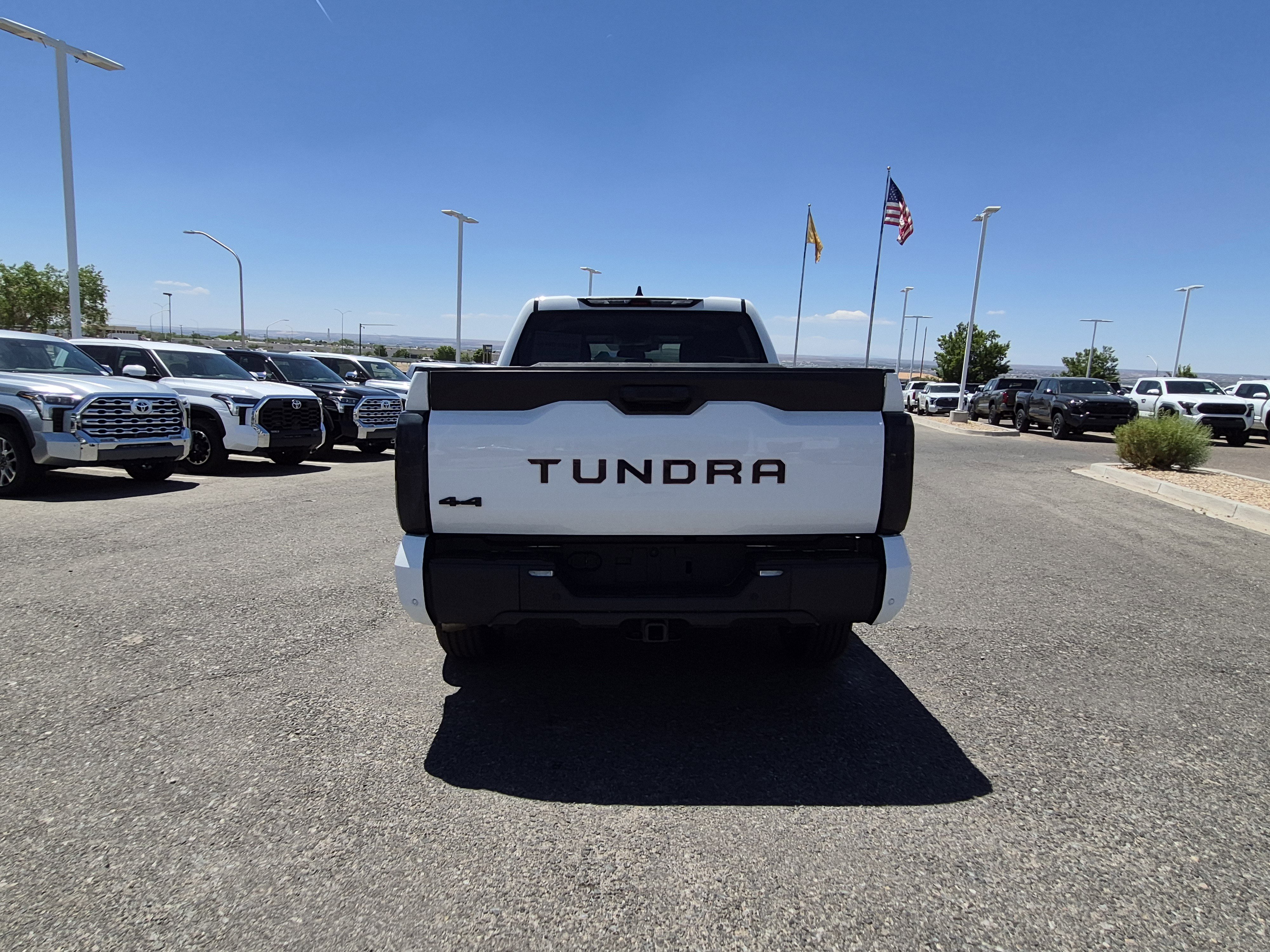 Used 2023 Toyota Tundra SR5 w/ SR5 Convenience Package AWD/4WD image 4