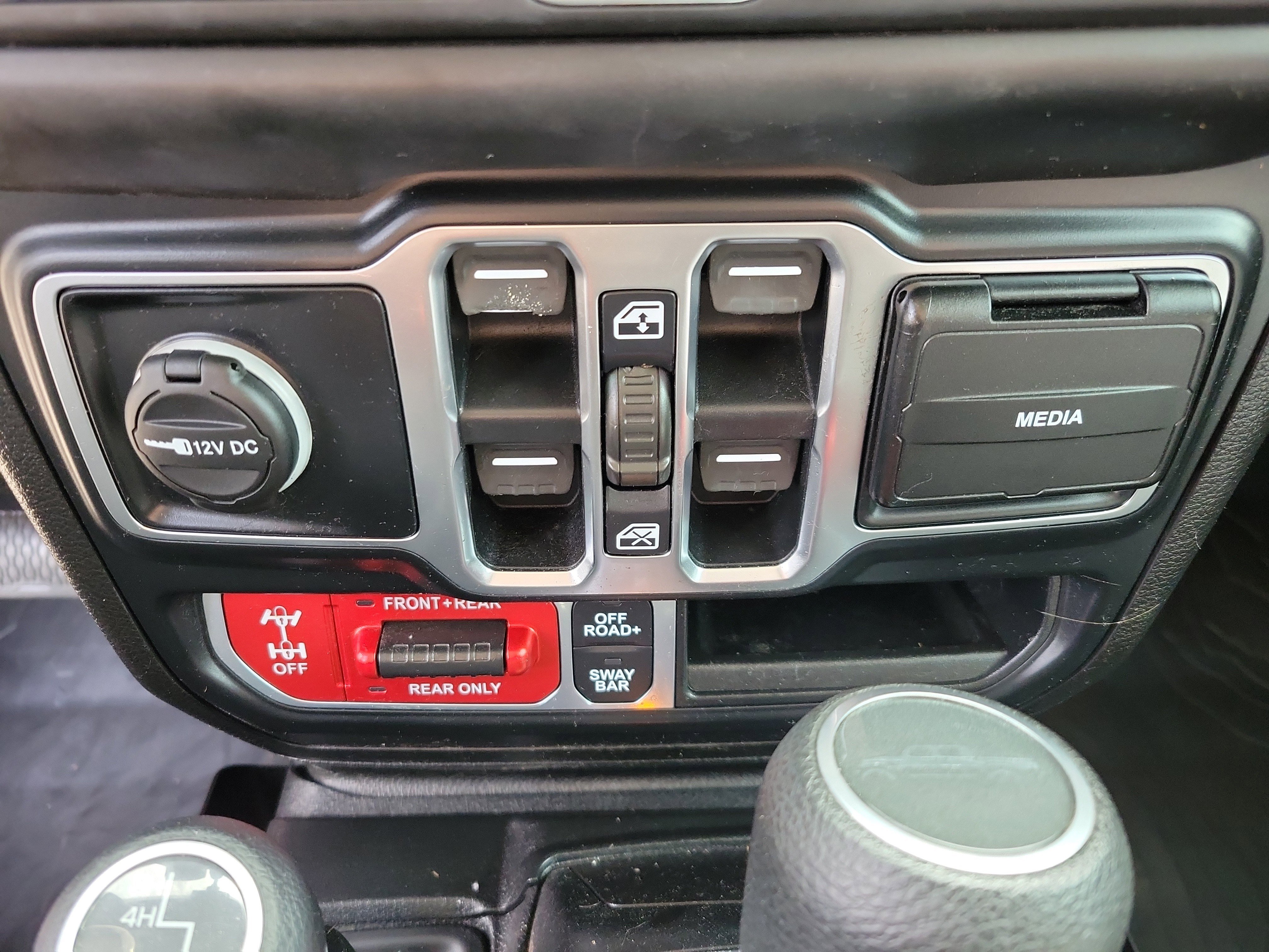 Used 2020 Jeep Gladiator Rubicon image 12