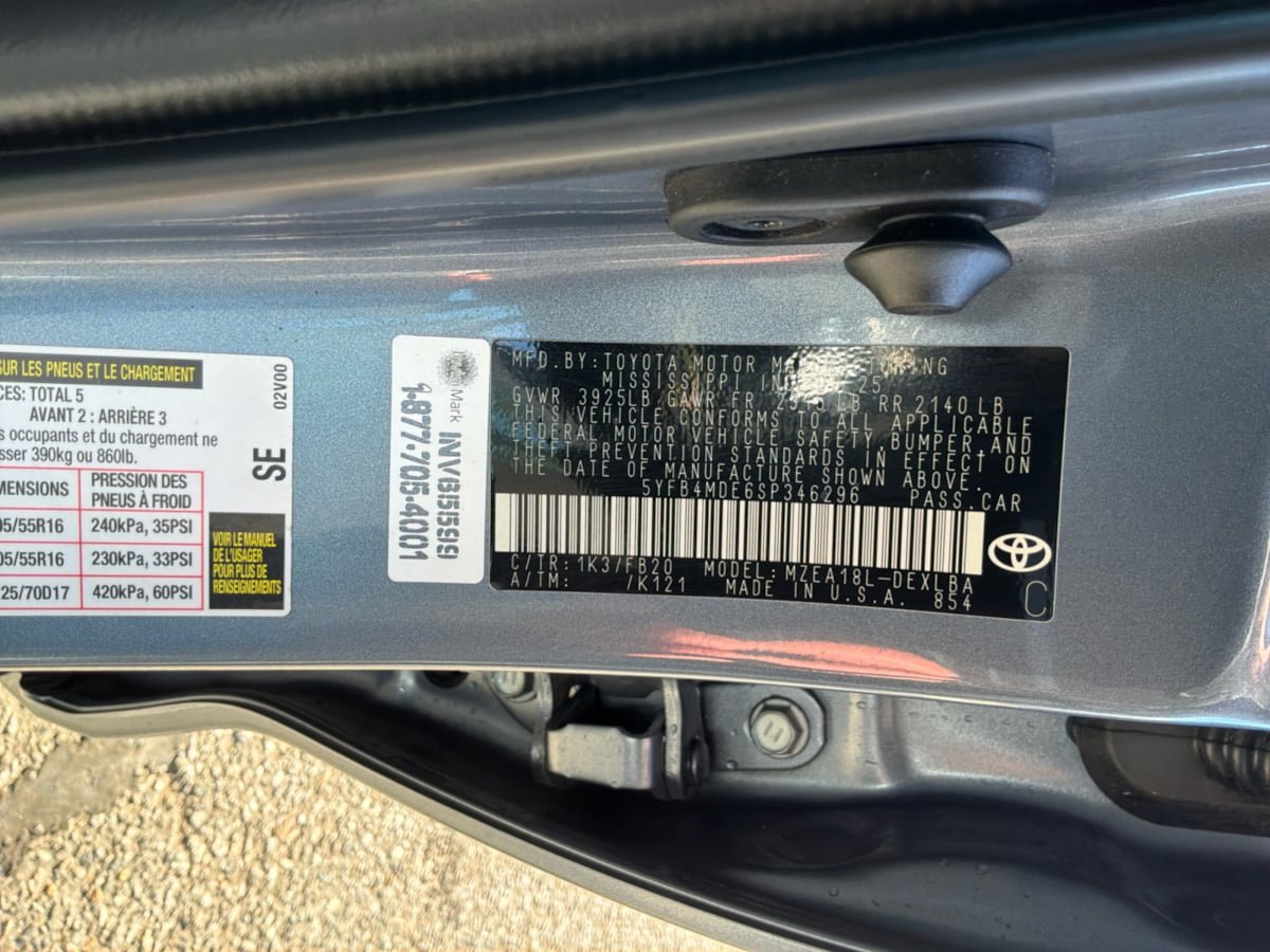 Used 2025 Toyota Corolla LE w/ LE Premium Package FWD image 23