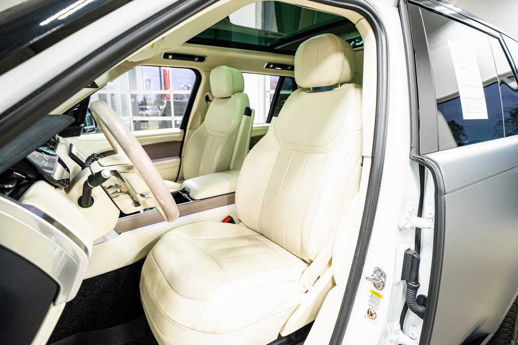 Used 2024 Land Rover Range Rover SE image 35