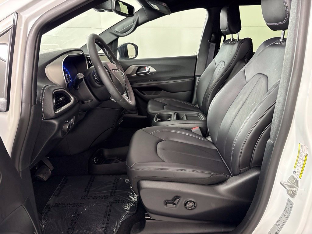New 2027 Chrysler Pacifica LX FWD image 28