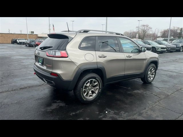 Used 2020 Jeep Cherokee Trailhawk image 8