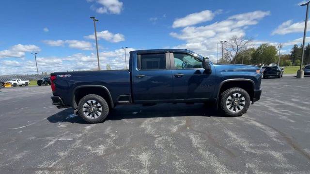 Used 2021 Chevrolet Silverado 2500 Custom w/ Custom Value Package AWD/4WD image 9